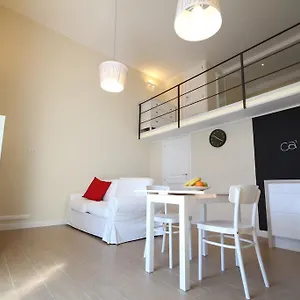 https://albachiara-naples-80132.hotels-amalfi.com